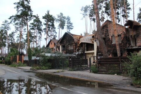 Одна з зруйнованих вулиць Ірпеня